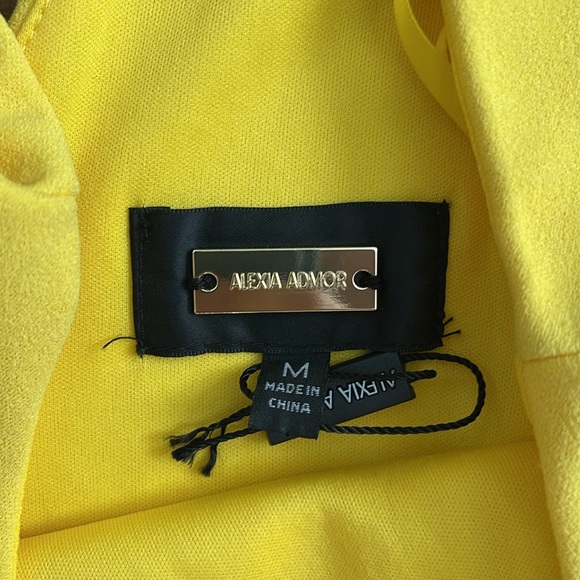 NWOT! Alexia Admor Jacqueline Rolled-Cuff Sheath Dress, Size M - Picture 3 of 4